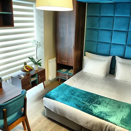 The Corner Palace 2*