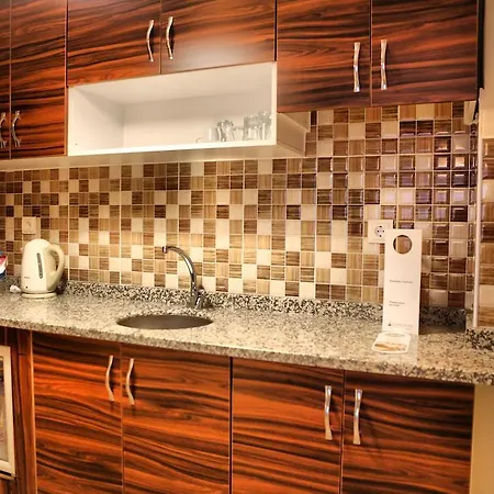 Apart Otel The Corner Palace