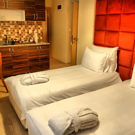 Apart Otel The Corner Palace 2*