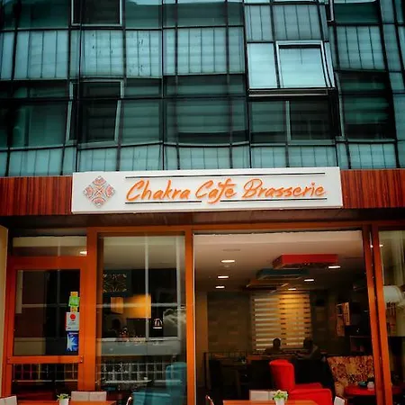 アパートホテル The Corner Palace