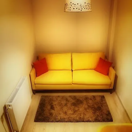 The Corner Palace 2*