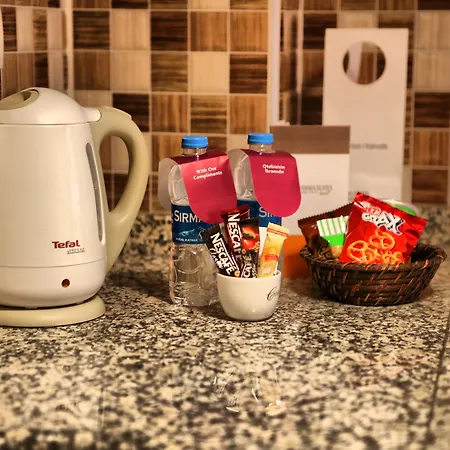 The Corner Palace アパートホテル