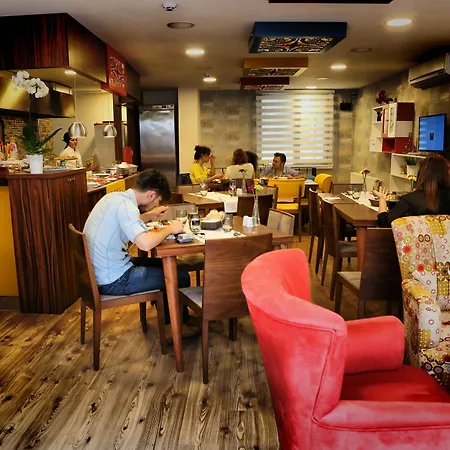 The Corner Palace アパートホテル イスタンブール